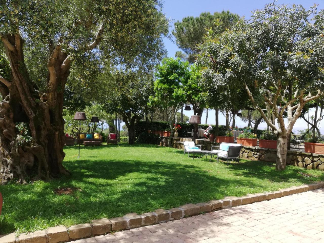 Отель Oasi Olimpia Relais Сант-Агата-суи-Дуэ-Гольфи Экстерьер фото